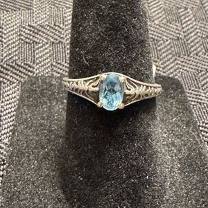 Elegant Silver Blue Gemstone Ring (size 6)